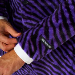 Pimp Faux Fur Zebra Anzug - Suitmeister -Grusel Kostuem Welt pimp faux fur purple suitmaster opposuite anzug suitmeister kostuem anzug zebra fell anzug 54383 3